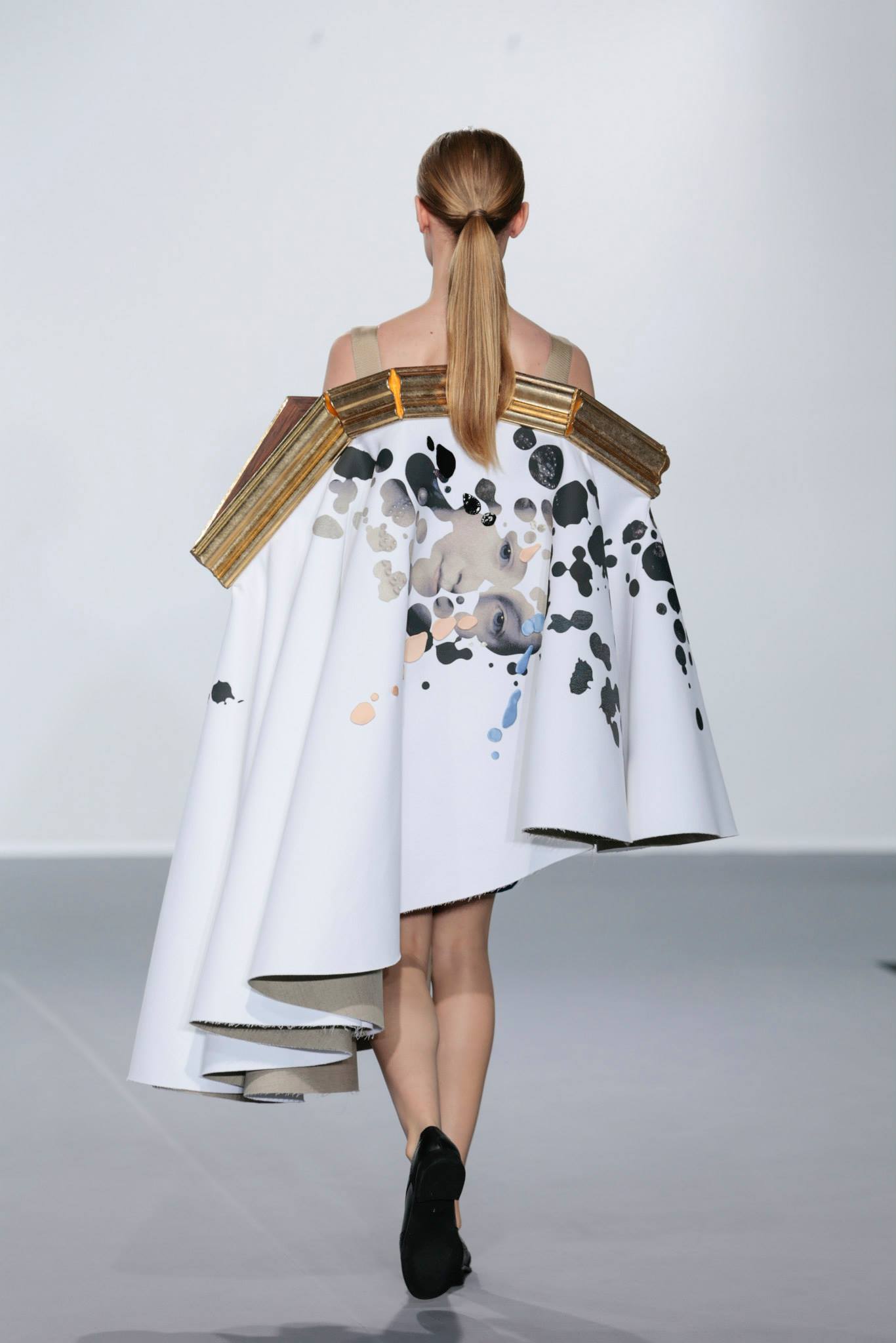 wearable-art-collection-by-viktor-rolf-ignant