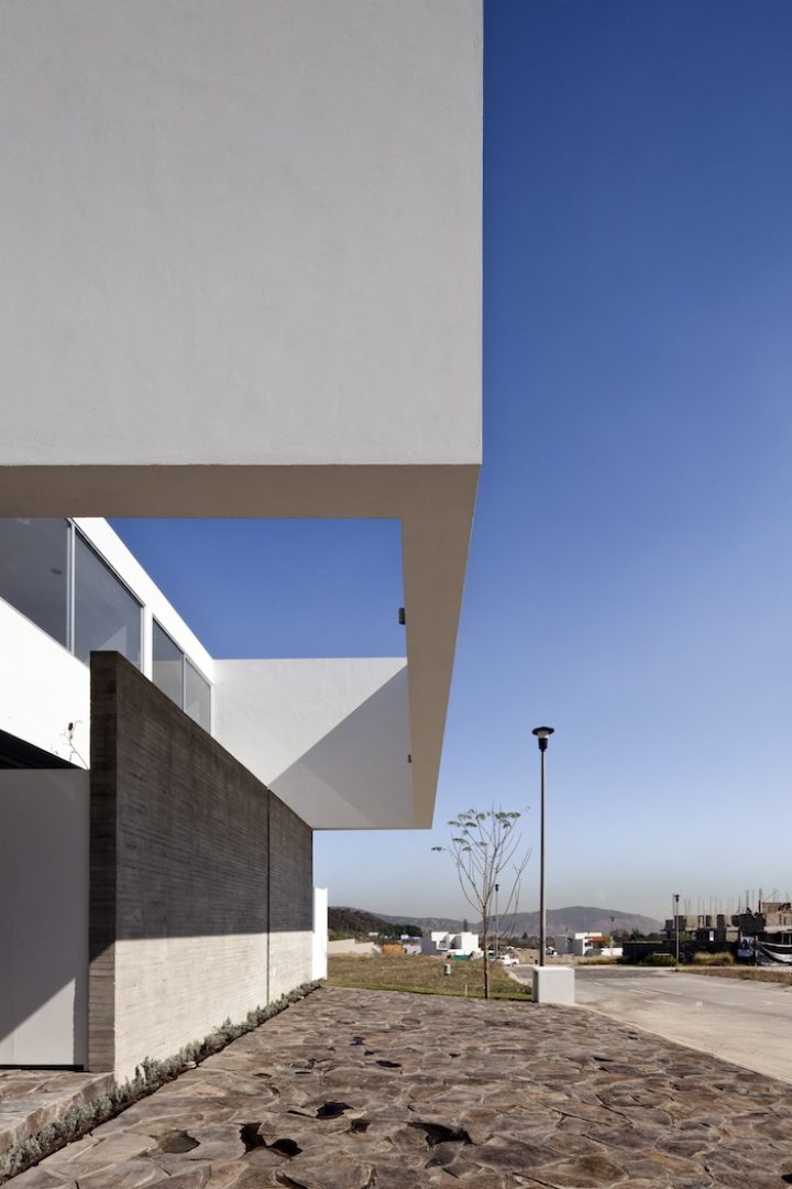 A House To See The Sky By Abraham Cota Paredes Arquitectos - IGNANT