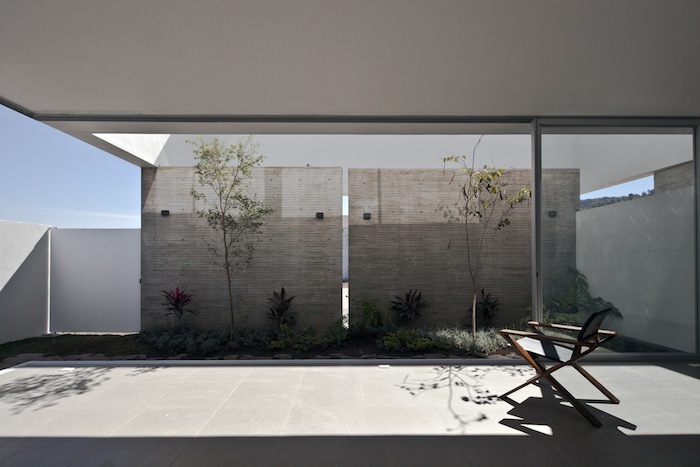 A House To See The Sky By Abraham Cota Paredes Arquitectos - IGNANT