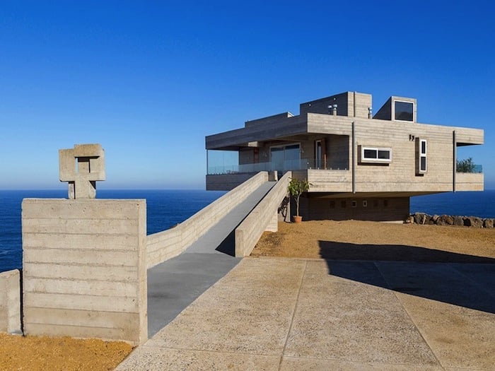 A Modern  Concrete  Beach  House  By Gubbins Arquitectos 