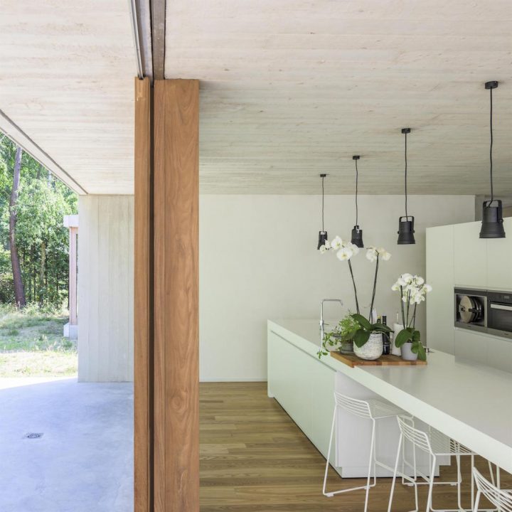 An Indoor-Outdoor Concrete Family Home - IGNANT