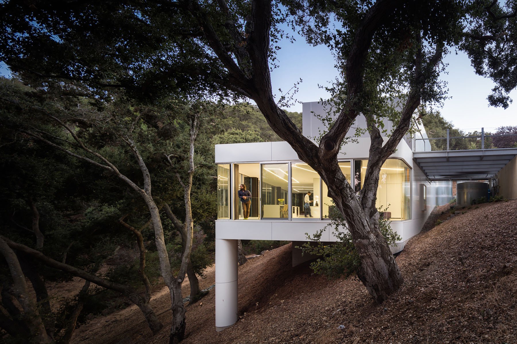 A Floating House In The Foothills Of The Santa Cruz Mountains - IGNANT