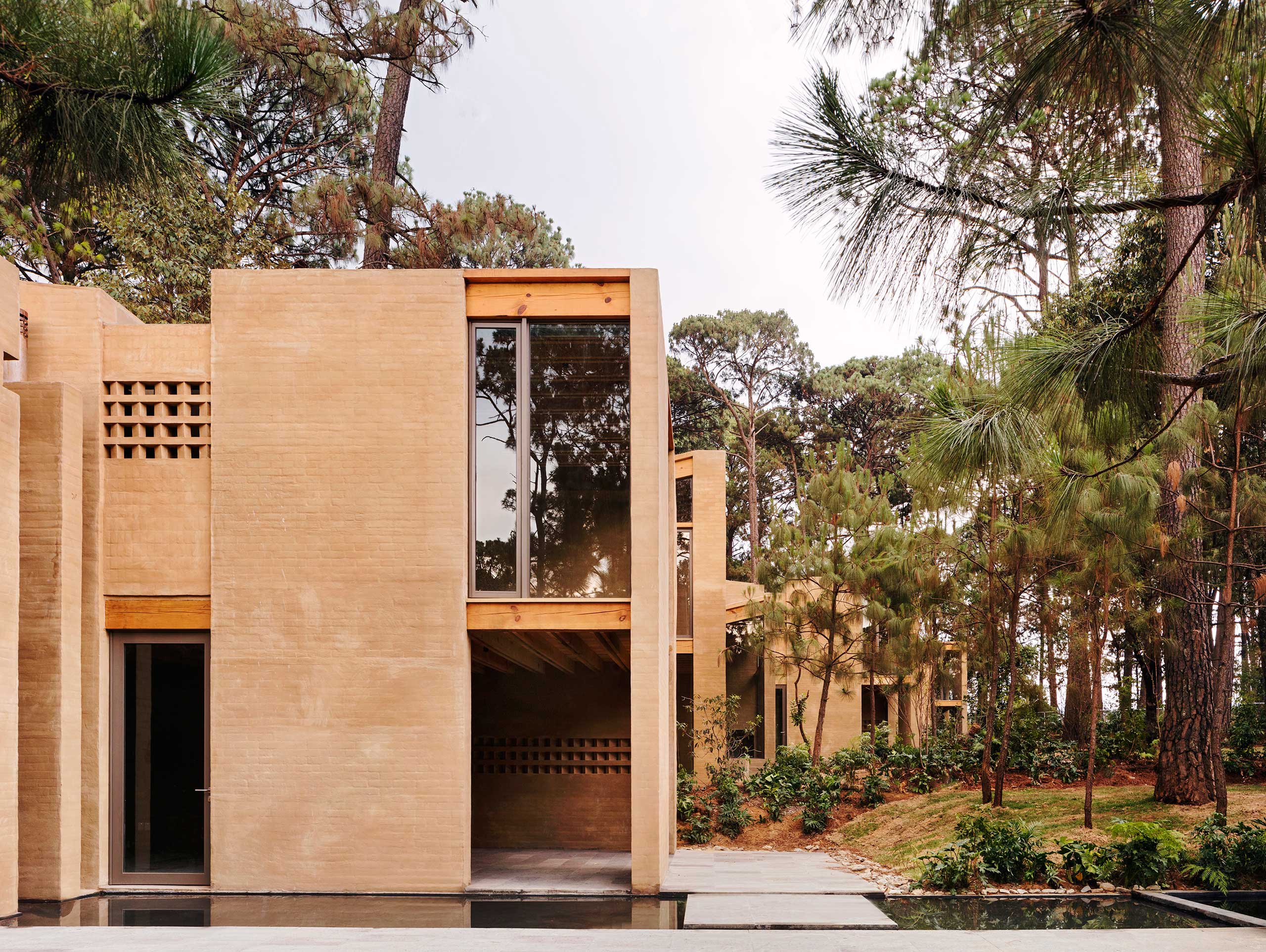 Taller Hector Barroso Designs Homes Amongst The Pines In Mexico Ignant 4514