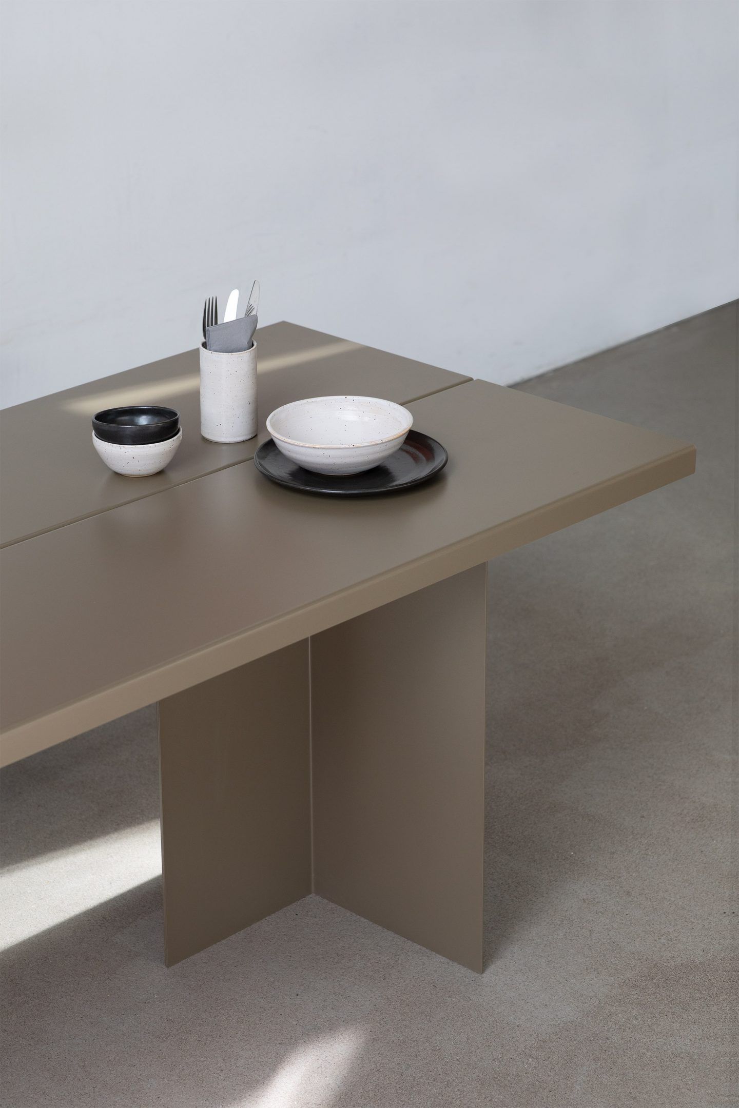 IGNANT-Design-Objekte-Unserer-Tage-Zebe-Table-9