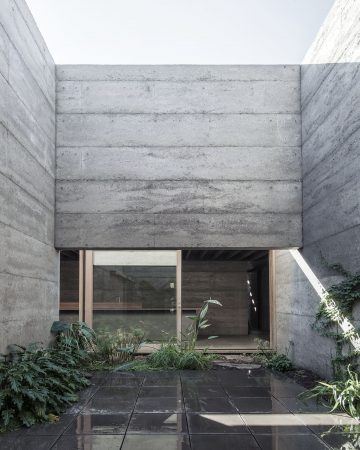 The Cloister House In Western Australia Achieves Tranquility Despite ...