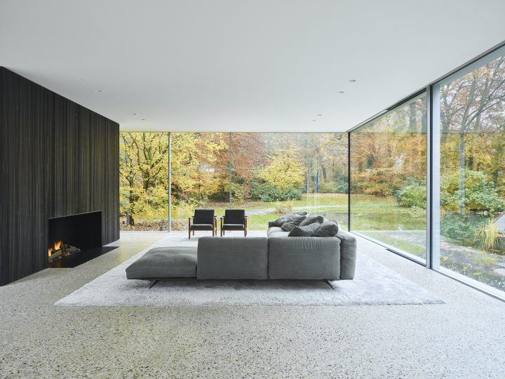 In Antwerp, This Family Home Blends Seamlessly Into Its Woodland ...