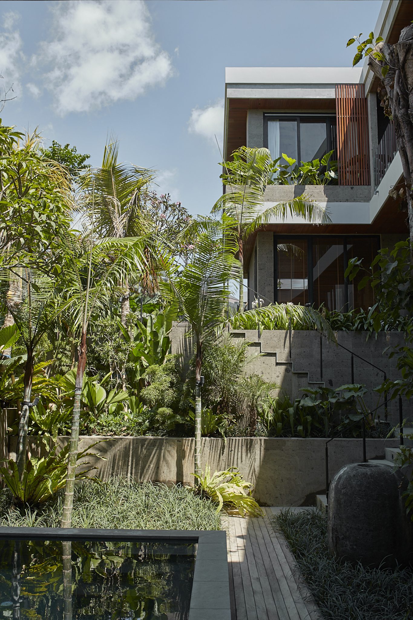 The River House In Bali Provides Breathtaking Views Of The Surrounding ...