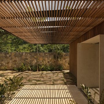 With Texture, Light, And Shadow In Mind, MF Arquitetos Designs An ...