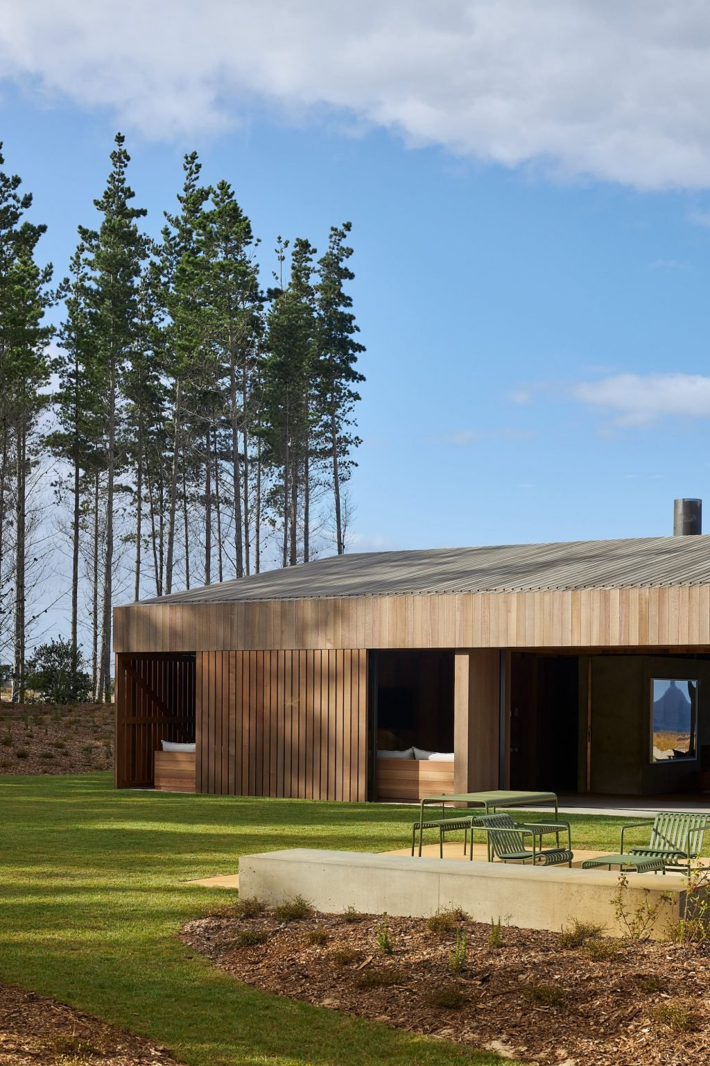 Fearon Hay’s Te Arai Beach House, A Coastal Timber Home Along The ...